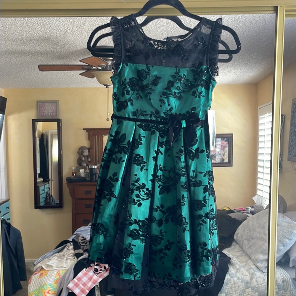 Jona Michelle Emerald Green Fit and Flare Formal Dress